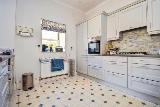 Flat A, Vine Lodge, Holly Bush Lane, Sevenoaks photo 4