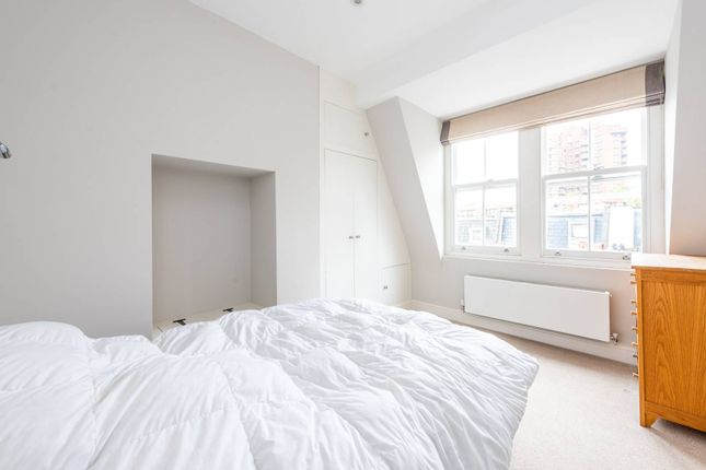 Flat to rent in Cremorne Road, Chelsea, London