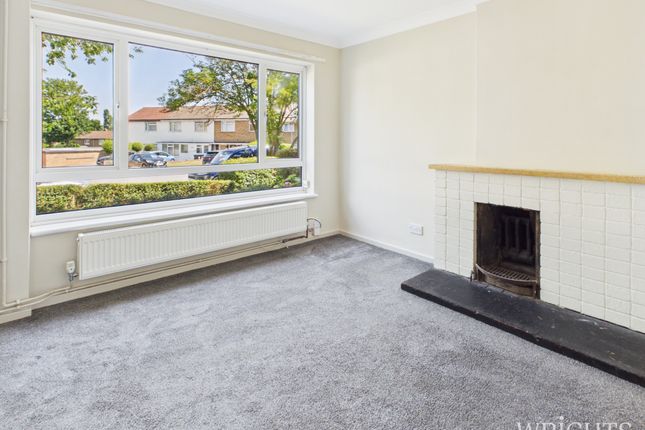 18, Spring Glen, Hatfield photo 2