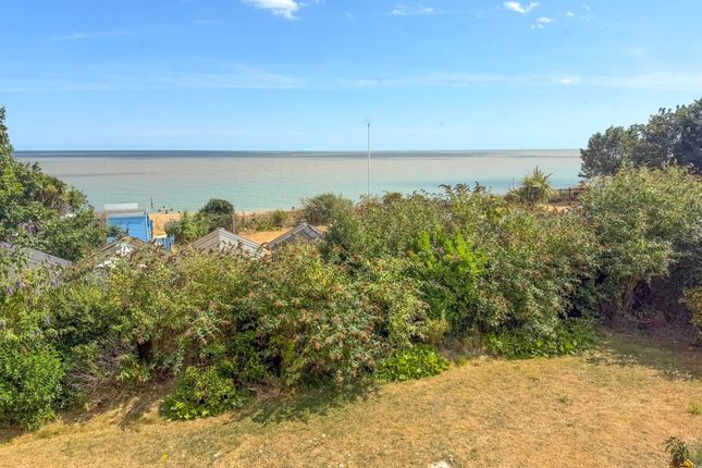 50 Grand Avenue, Lowestoft photo 2