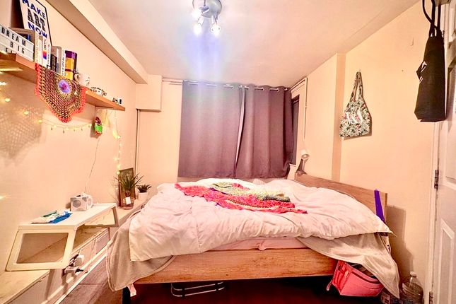 10, Penrith Close, London photo 2