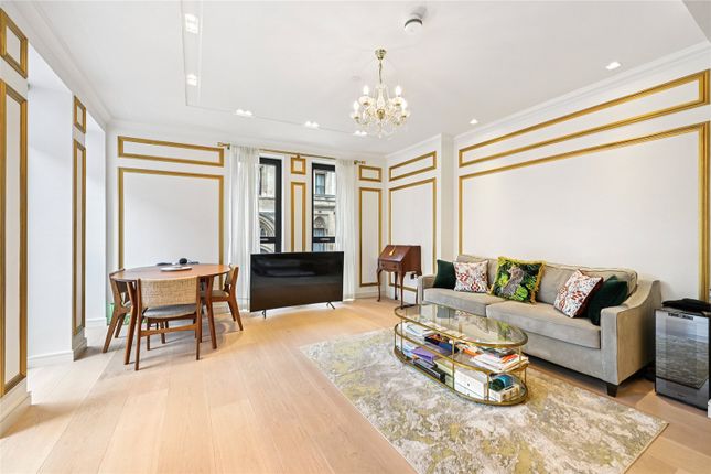 Apartment E104, Lincoln Square, 18, Portugal Street, London photo 3