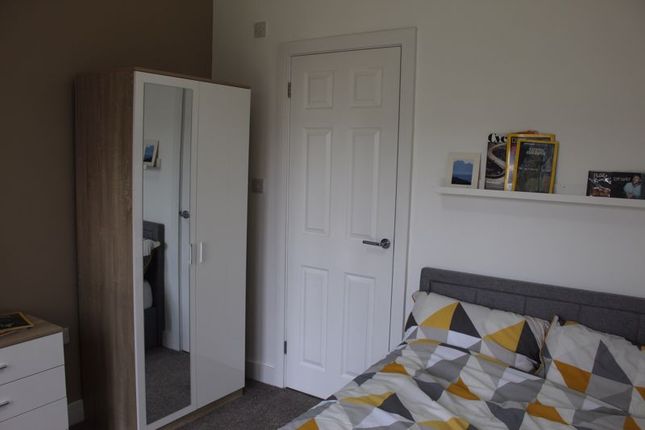 21, Hardings Strings, Didcot photo 2