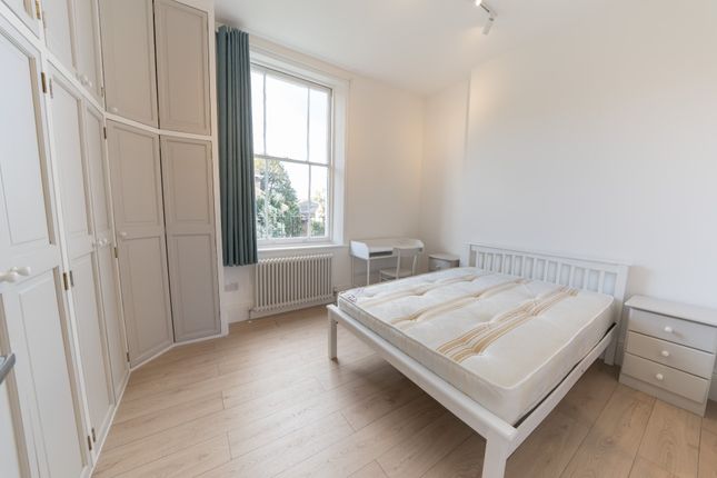 81, Victoria Park Road, London photo 3