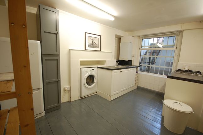Thumbnail Studio to rent in Chiswick High Road, London