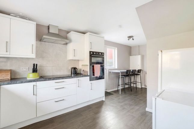10 Sherwood Grove, Nottingham photo 2