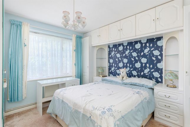 15, Chessell Close, Cowes photo 4