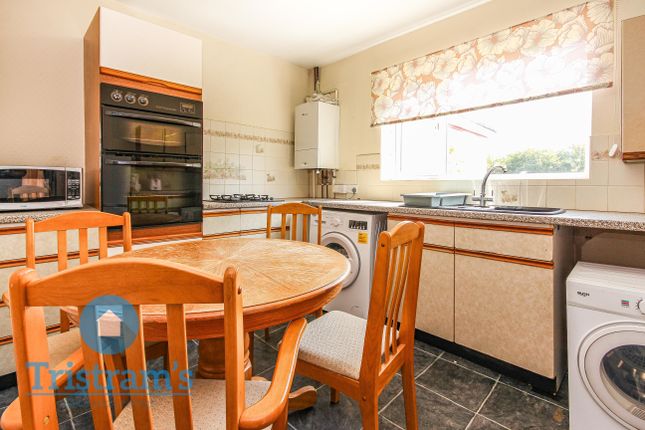 22, Burrows Avenue, Nottingham photo 4