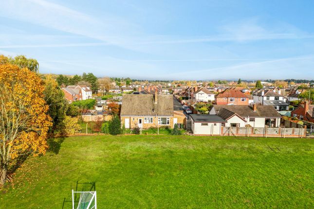 40 Woodbury Road North