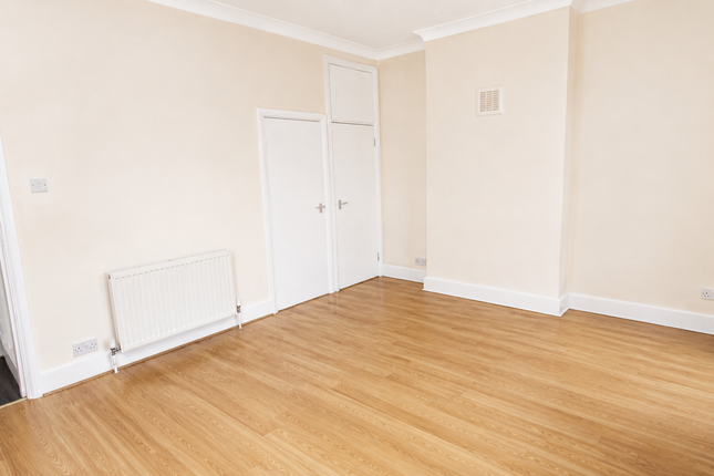 17, West End Road, Southall photo 4