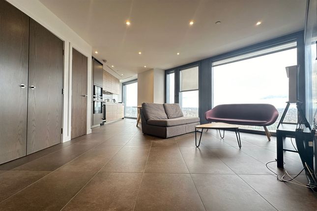 Flat to rent in Chronicle Tower, London, City Road, Old Street