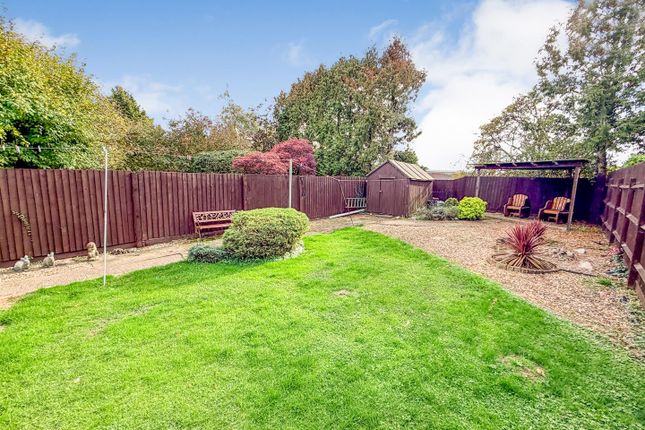 Katrine Close, Corby photo 4