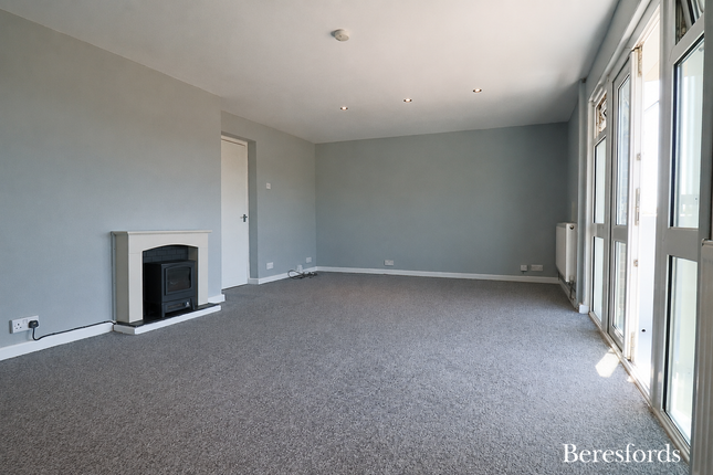 200, Pennymead, Harlow photo 3