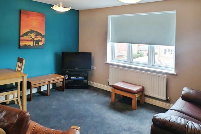 Flat 6 Lampeter House, 9, Twickenham Close, SWINDON photo 3