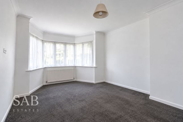 3 Newdene Avenue, Northolt photo 3