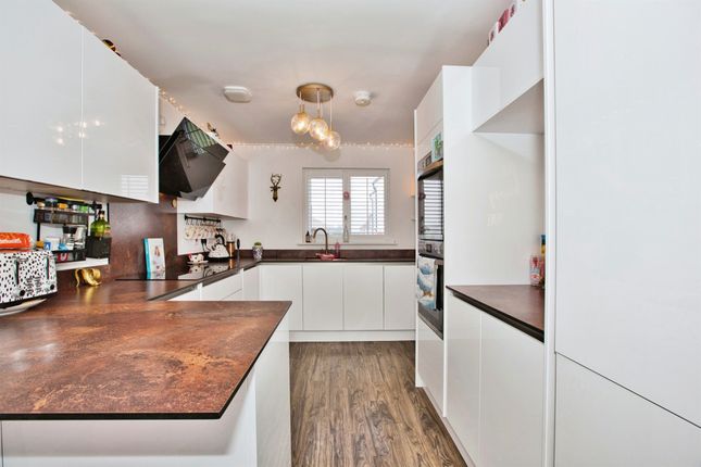 15, Aspen Grove, Yeovil photo 4