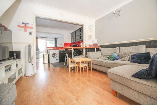 4, Savoy Wood, Harlow photo 4