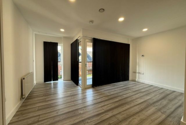 Flat 3, Prideview Place, Church Road, Stanmore photo 2