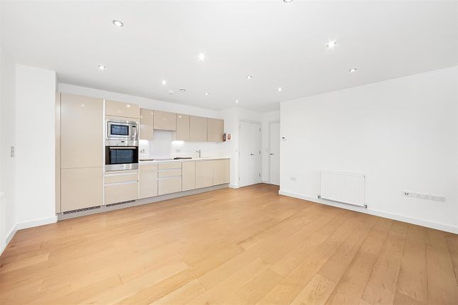 Flat 4, 1, Station Approach Road, Coulsdon photo 3