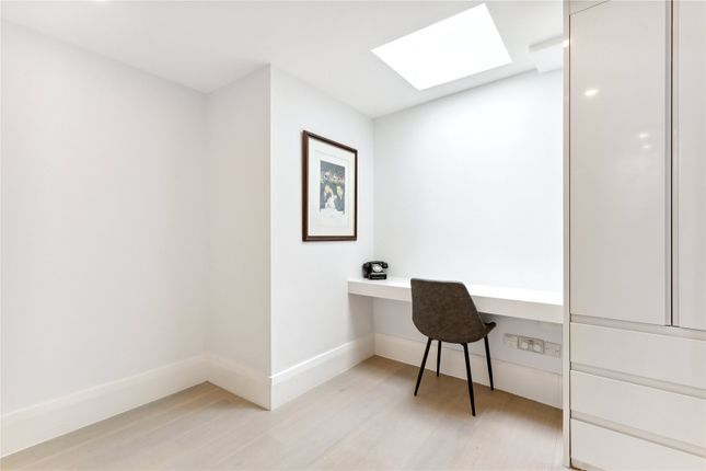 Terraced house for sale in Kemplay Road, London