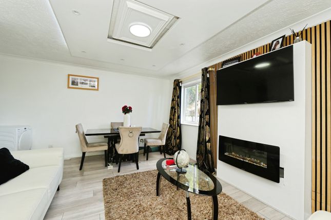 Jasmine Grove, London photo 4