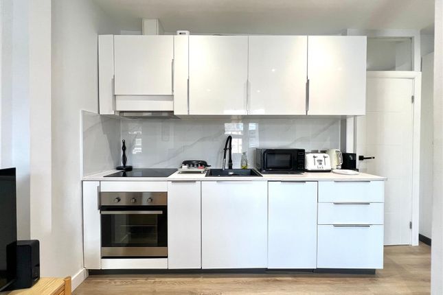 131, Blackhorse Lane, London photo 2