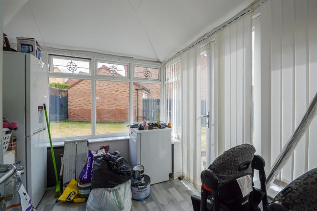44, Seaton Crescent, Knottingley photo 5