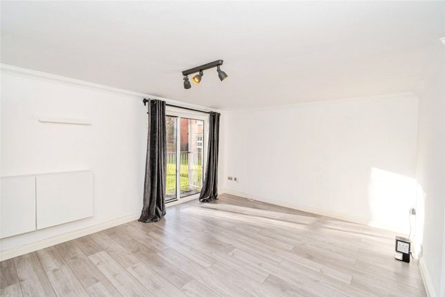 88, Rollesbrook Gardens, Hampshire photo 4