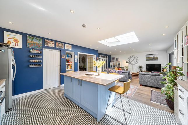 39, Elm Park Road, Pinner photo 4