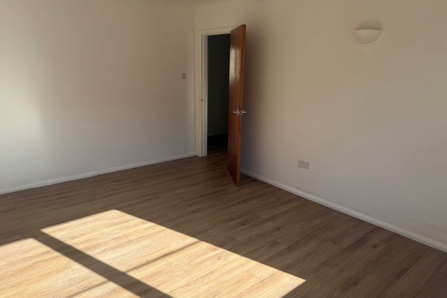 9 Winchelsea Court, Dover photo 4