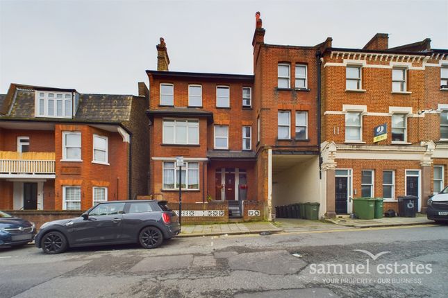 Flat for sale in Shrubbery Road, Streatham