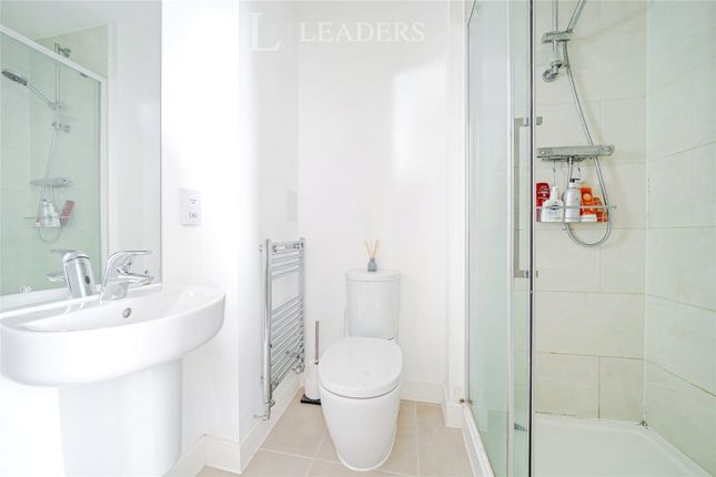 Flat 43, Azure Court,, Sovereign Way, Kent photo 4