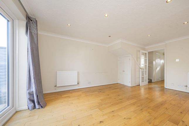 Firs Avenue, Windsor Berkshire photo 4