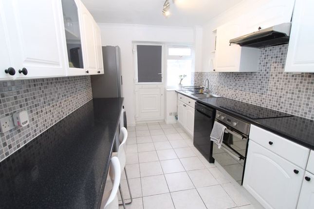 Maisonette for sale in Garratts Lane, Banstead