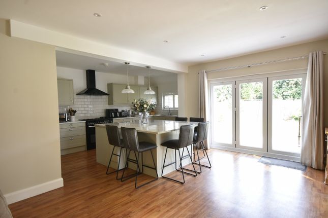 8, Upfield, Surrey photo 4