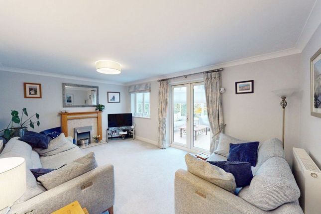 24 Lee Bank, Bolton photo 2