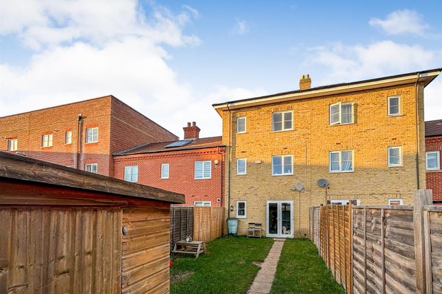 Town house for sale in Greenkeepers Road, Great Denham, Bedford