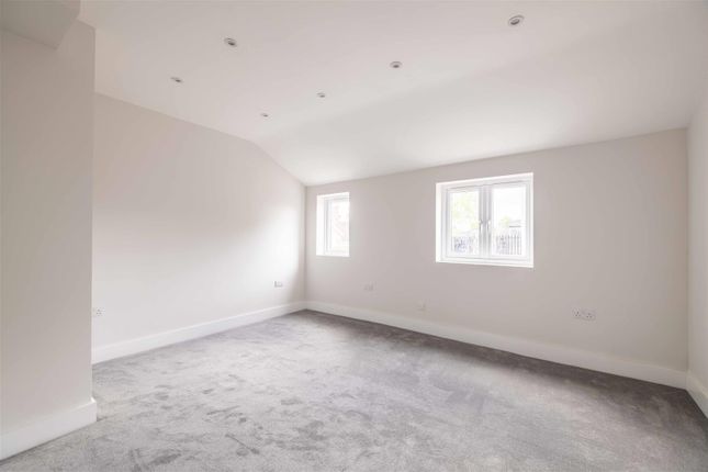 141, St Leonards Road, Windsor photo 4