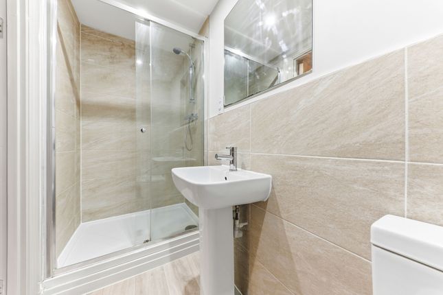 Flat 17, Leeds photo 3