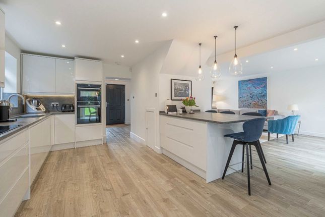 38, Vereker Drive, Sunbury-On-Thames photo 4