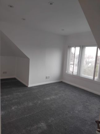 126, Vicarage Farm Road, Heston, Hounslow photo 2