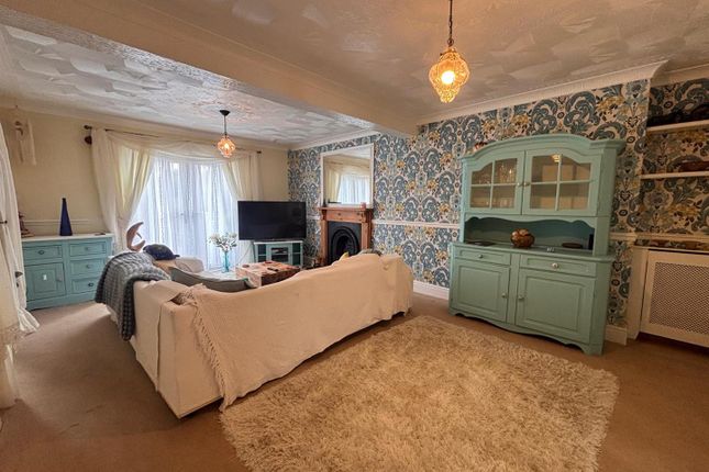 28, Gwendraeth Town, Kidwelly photo 4