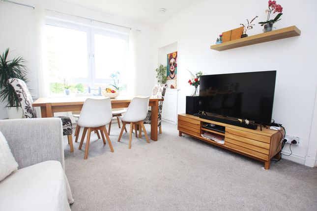 16 Marchwood Crescent, Bathgate photo 4