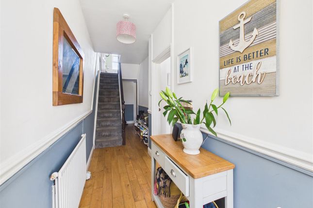 8, Tolview Terrace, Hayle photo 2