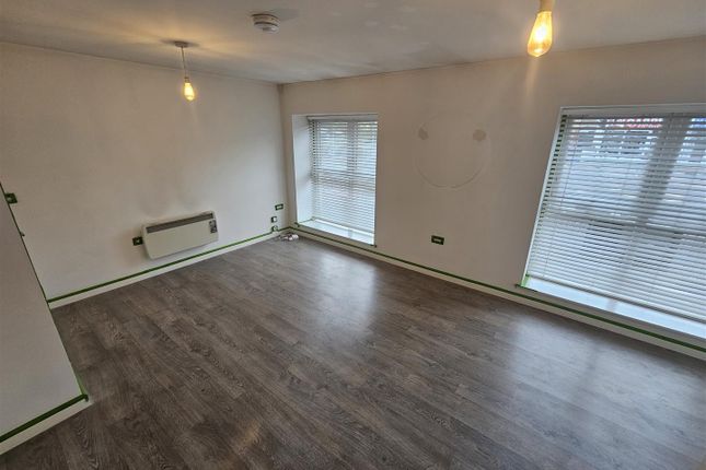 Flat 1, Riverview Court, 2 Cowbridge Road West, Ely Bridge, Cardiff photo 2