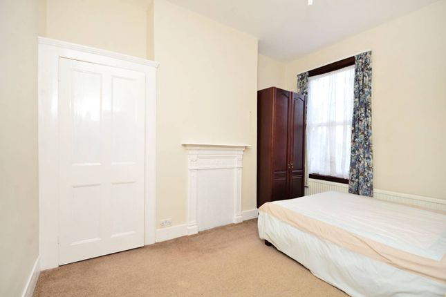 Terraced house to rent in Mildenhall Road, Lower Clapton, London