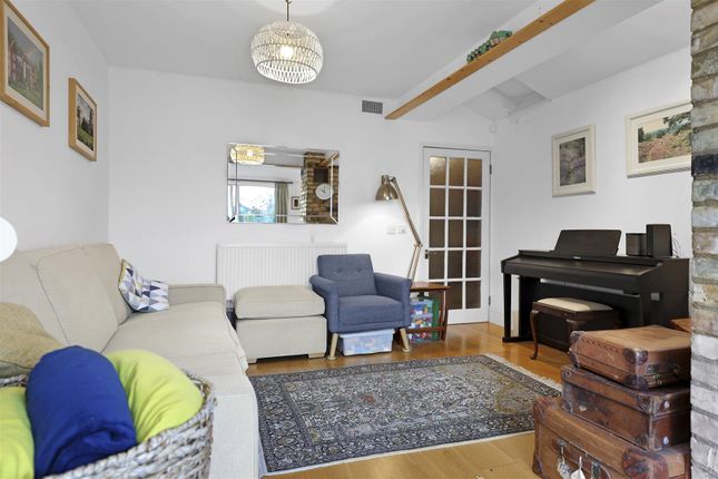 Terraced house for sale in Hinton Avenue, Cambridge