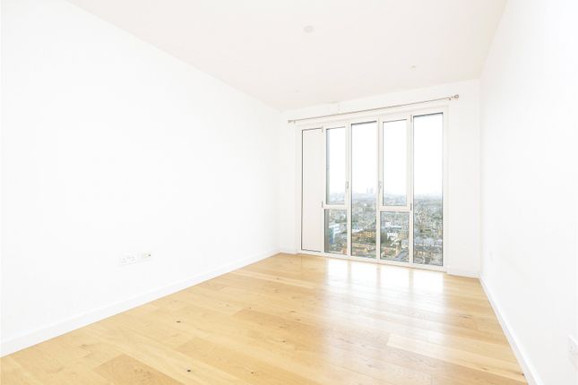 Flat for sale in Mapleton Crescent, London