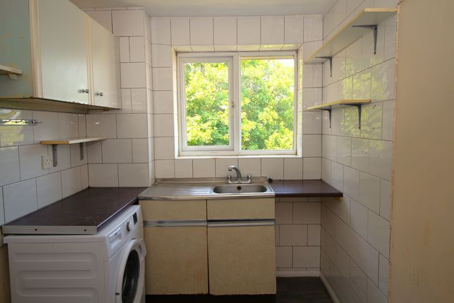 5 Sovereign House, Rainham photo 4