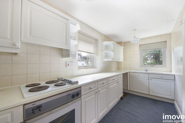 Flat 11, Castle Court, Torquay photo 4
